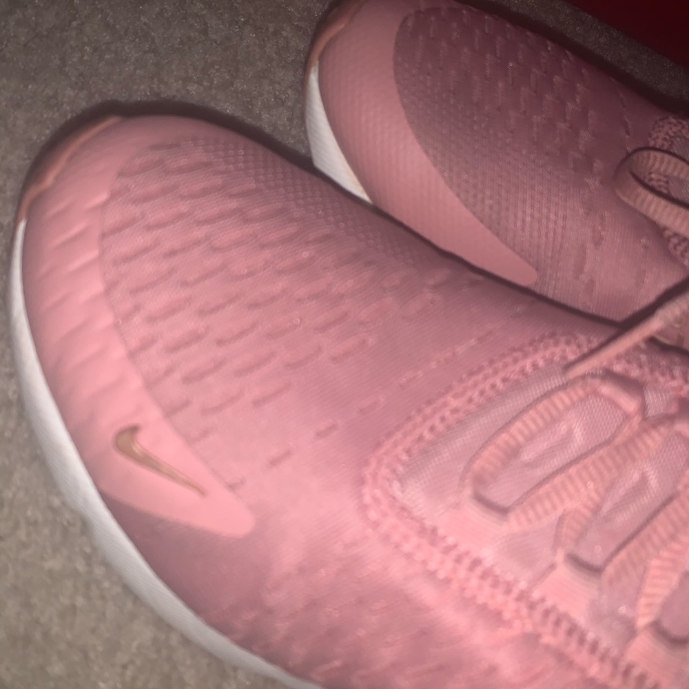 Women’s Nike 270’s - Picture 3 of 3
